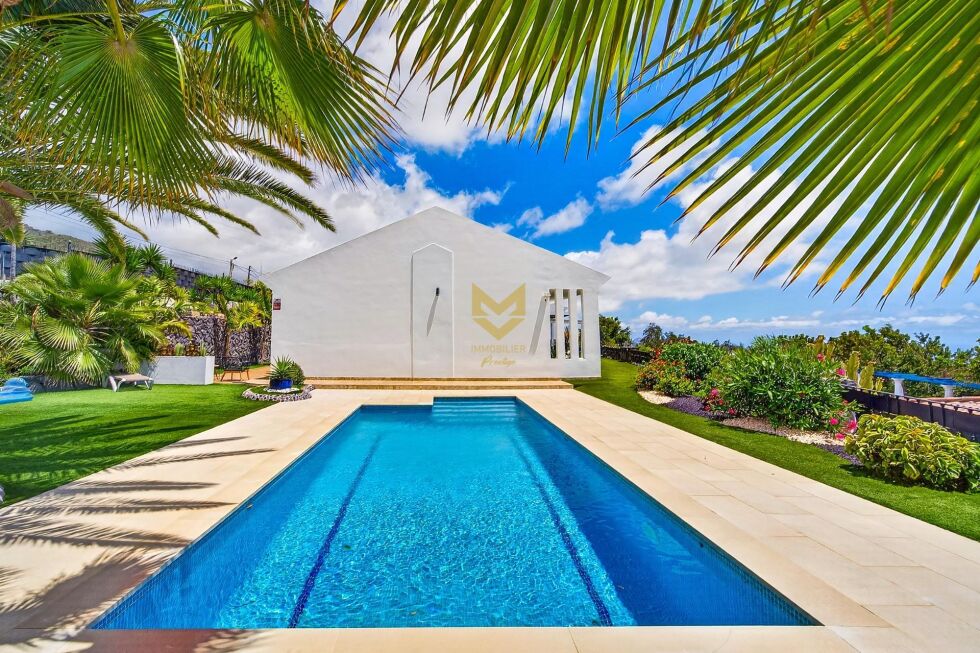 Villa for sale in  Adeje, Spain - P00102