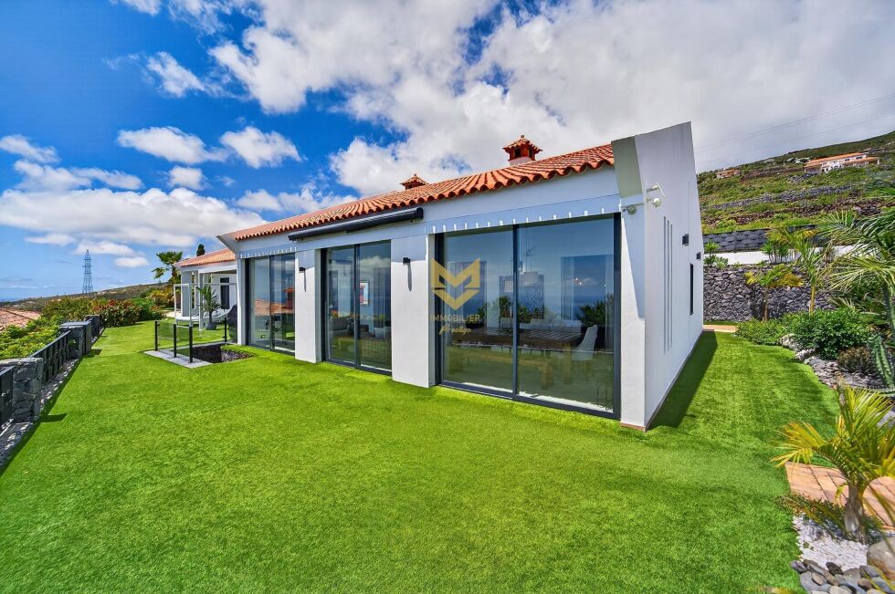 Villa for sale in  Adeje, Spain - P00102