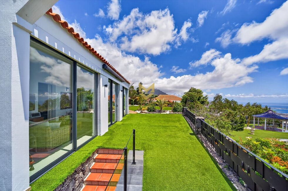 Villa for sale in  Adeje, Spain - P00102