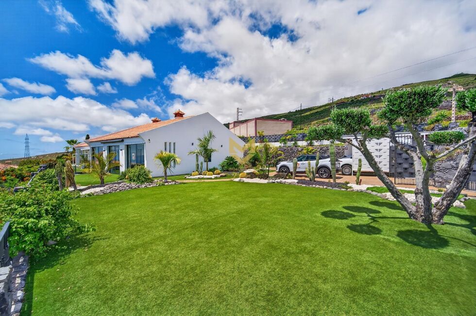Villa for sale in  Adeje, Spain - P00102