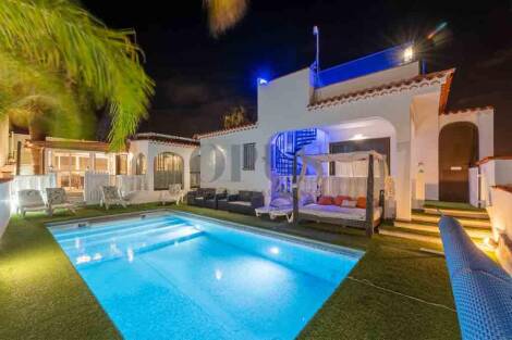 Villa for sale in  Amarilla Golf, Spain - OP6042 Villa en Amarilla Golf