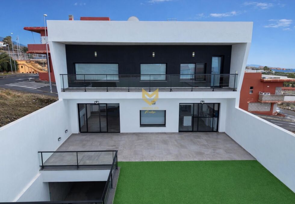 Villa for sale in  Armeñime, Spain - P00086