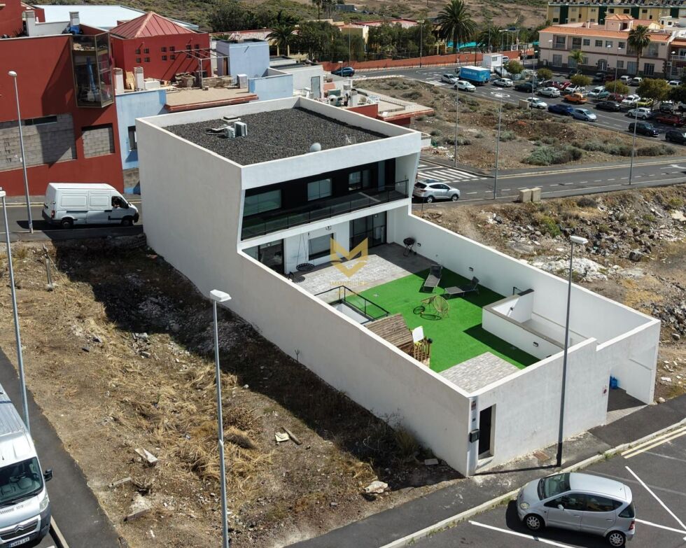 Villa for sale in  Armeñime, Spain - P00086