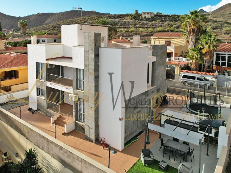 Villa for sale in  Arona, Spain - LWP4815 Villa en Valle San Lorenzo