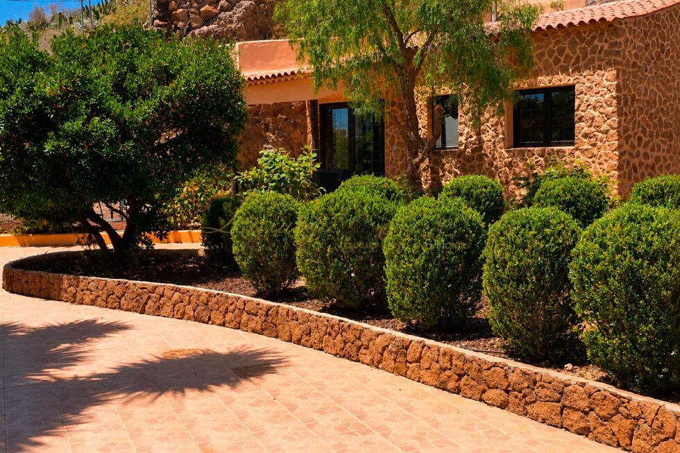 Villa for sale in  Arona, Spain - LWP7096 Finca en Arona