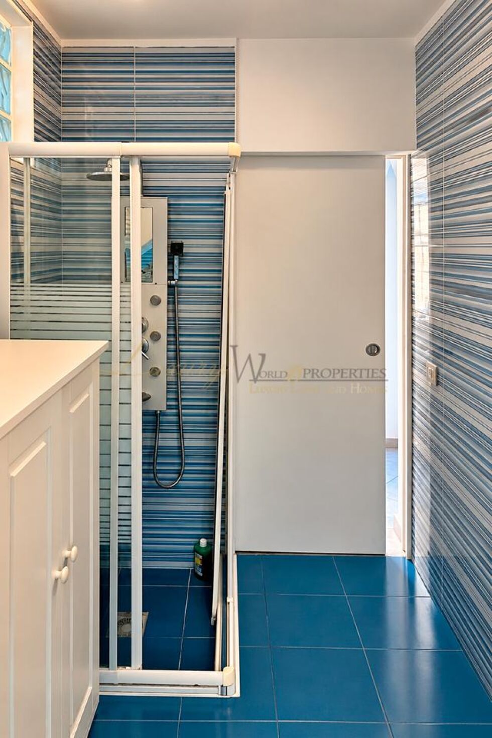Villa for sale in  Arona, Spain - LWP7146 Casa en Las Rosas