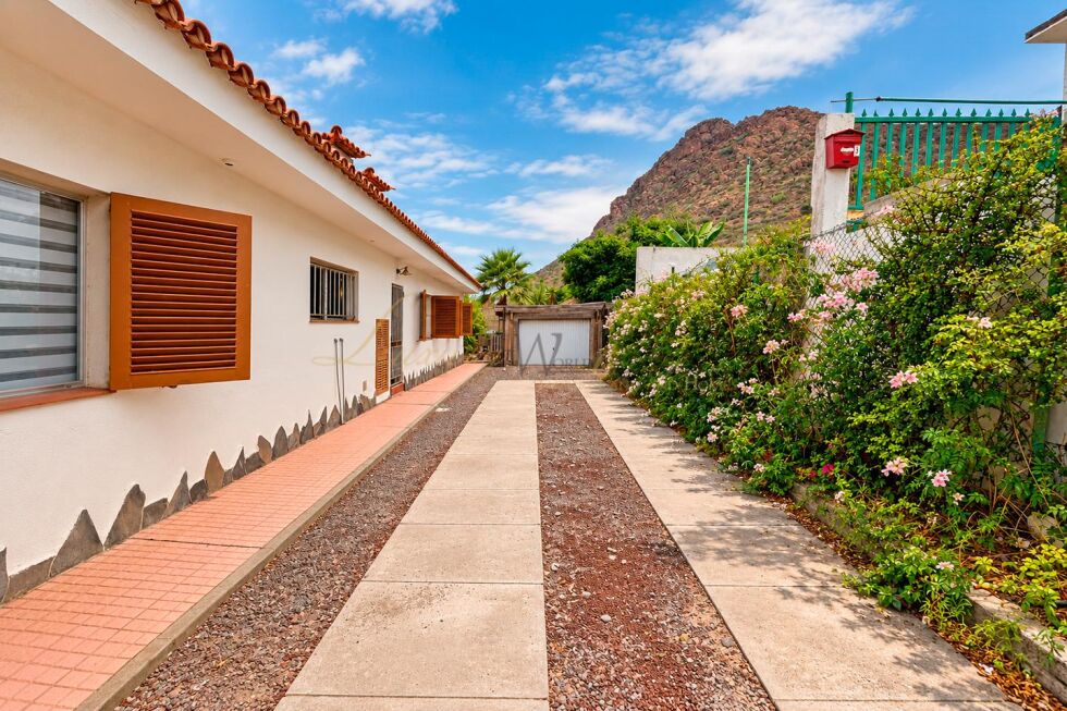 Villa for sale in  Arona, Spain - LWP7157 Casa en La Florida (Arona)