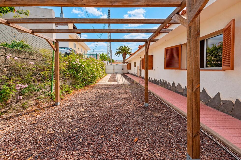 Villa for sale in  Arona, Spain - LWP7157 Casa en La Florida (Arona)