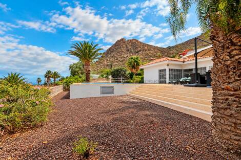 Villa for sale in  Arona, Spain - LWP7157 Casa en La Florida (Arona)