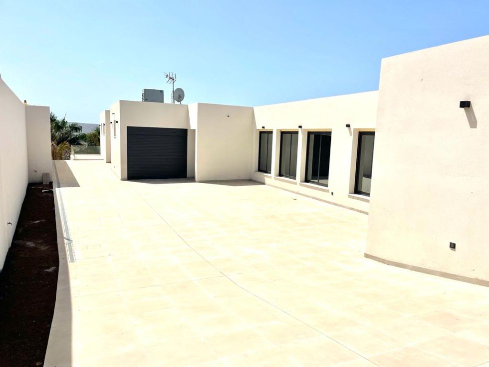 Villa for sale in  Caldera del Rey, Costa Adeje, España - TRC-2622