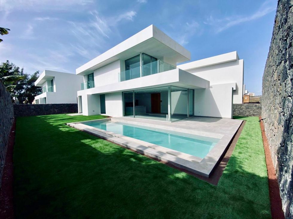 Villa for sale in  Callao Salvaje, Spain - TRC-2549