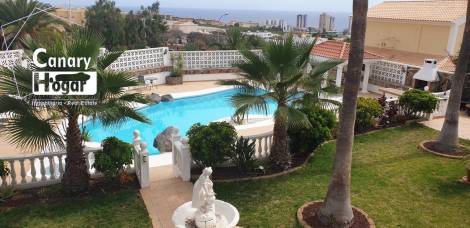 Villa for sale in  Callao Salvaje, Spain - 050961