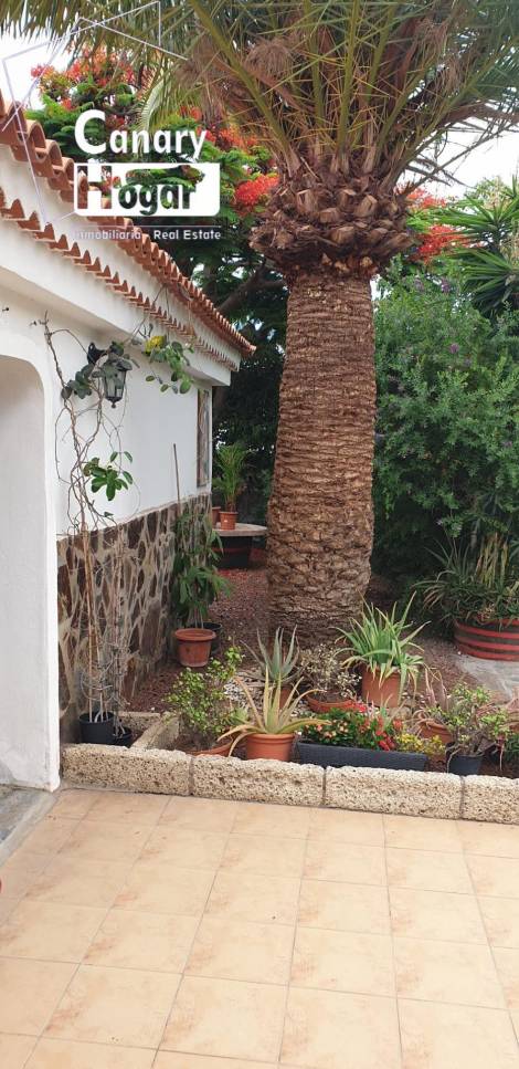 Villa for sale in  Callao Salvaje, Spain - 050961