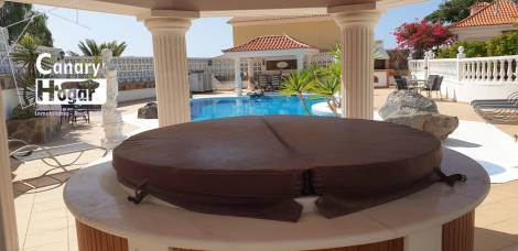 Villa for sale in  Callao Salvaje, Spain - 050961