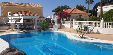 Villa for sale in  Callao Salvaje, Spain - 050961