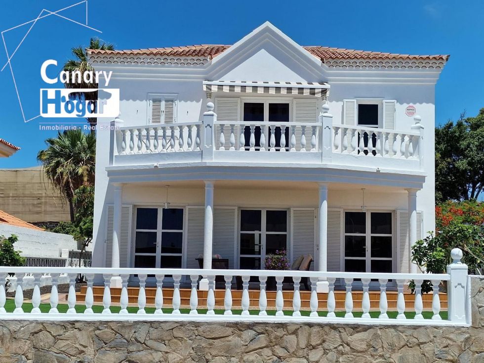 Villa for sale in  Callao Salvaje, Spain - 055591