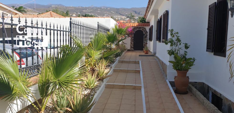 Villa for sale in  Callao Salvaje, Spain - 055661