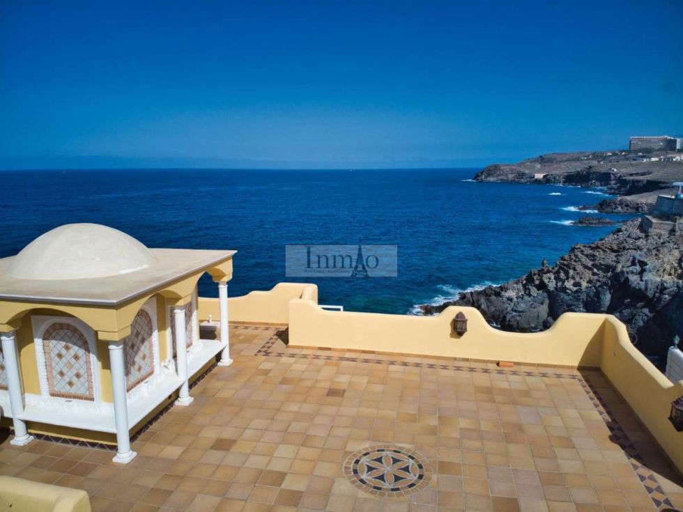 Villa for sale in  Callao Salvaje, ES - 426212