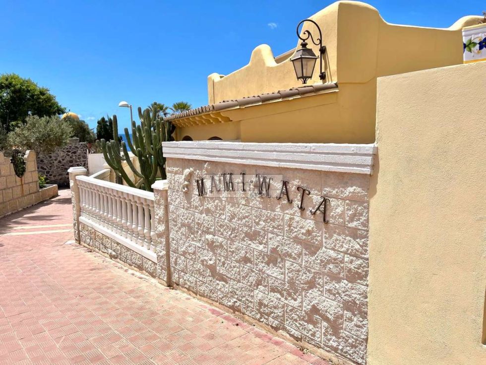 Villa for sale in  Callao Salvaje, ES - 426212