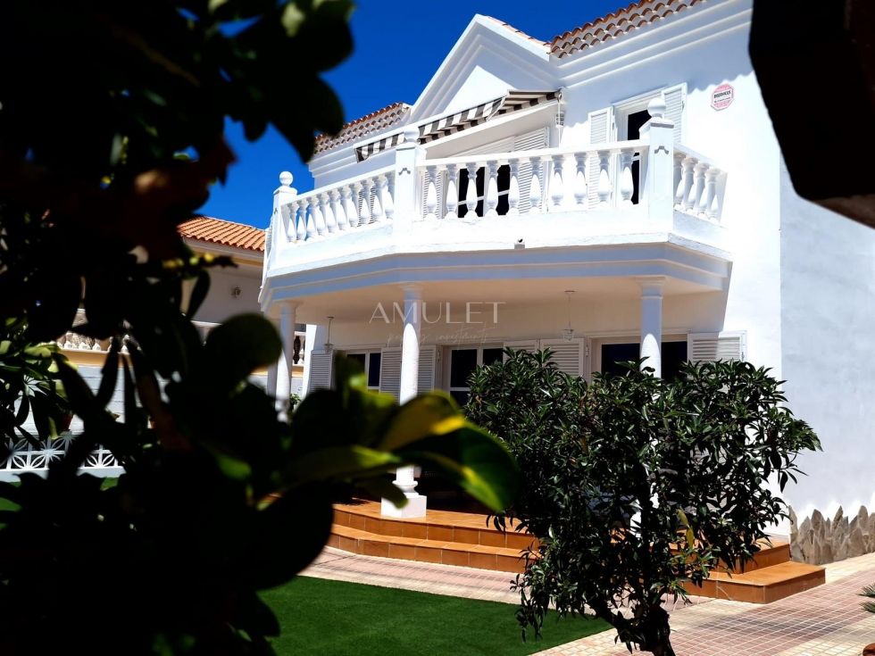 Villa for sale in  Callao Salvaje, Spain - C2177
