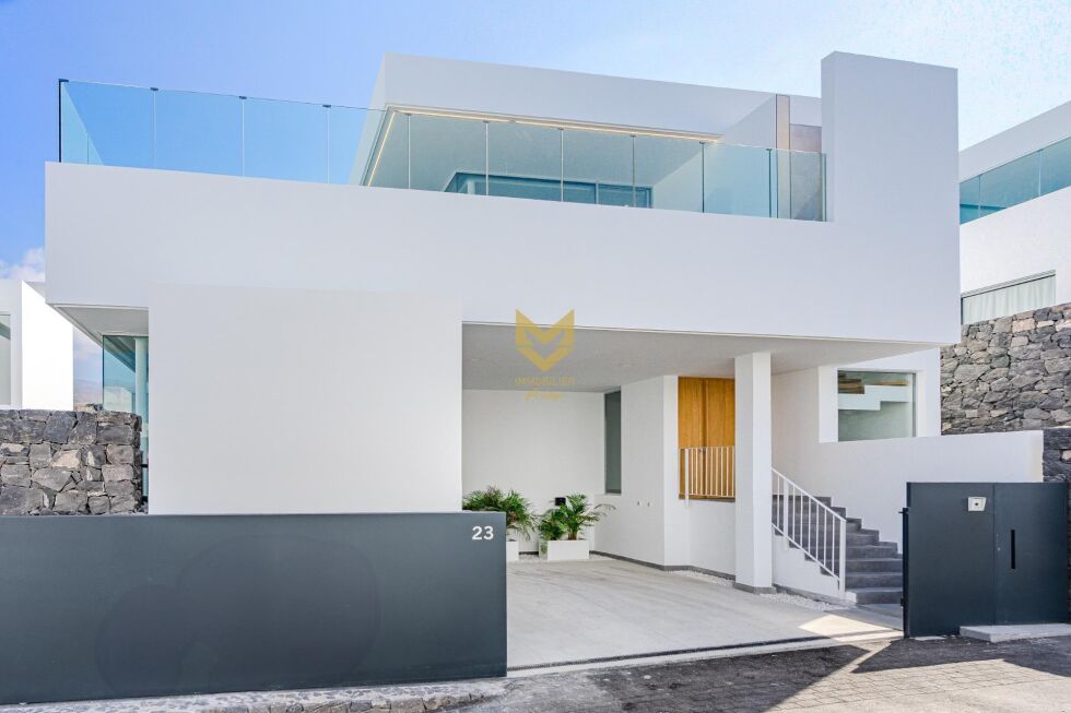 Villa for sale in  Callao Salvaje, Spain - P00071