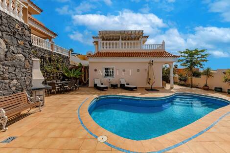 Villa for sale in  Callao Salvaje, Spain - P2419