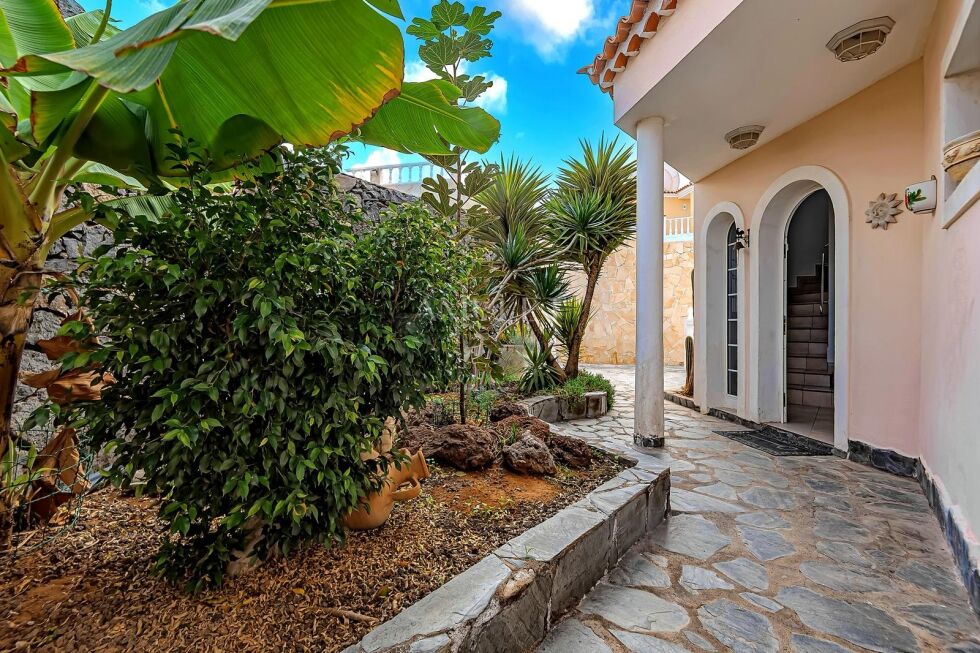 Villa for sale in  Callao Salvaje, Spain - P2419