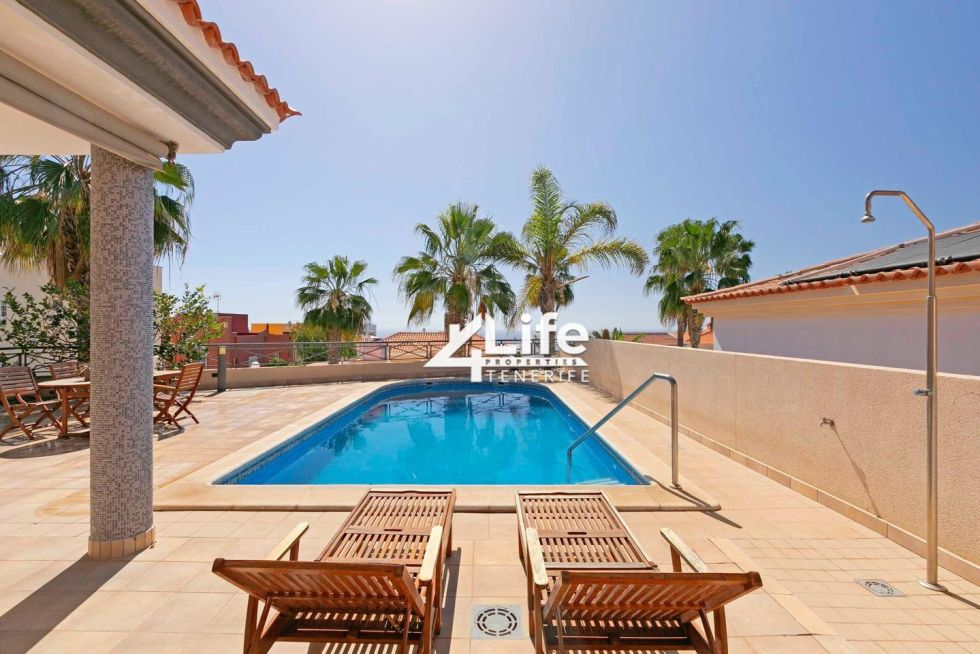 Villa for sale in  Callao Salvaje, Spain - WW-2602242