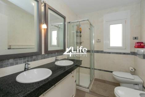 Villa for sale in  Callao Salvaje, Spain - WW-2602242