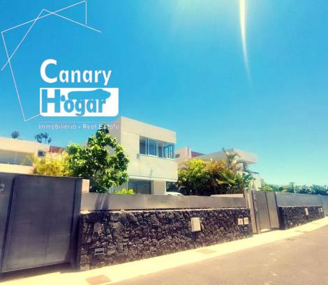 Villa for sale in  Chayofa, Spain - 050411