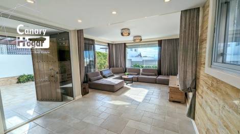 Villa for sale in  Chayofa, Spain - 053001