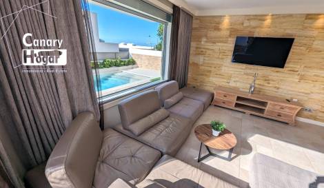 Villa for sale in  Chayofa, Spain - 053001