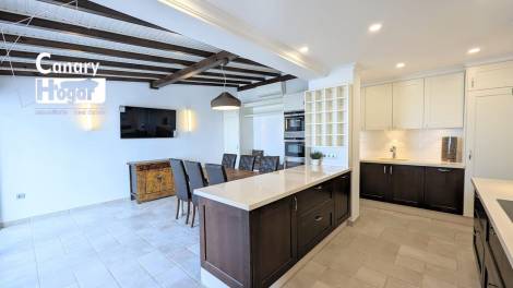 Villa for sale in  Chayofa, Spain - 053001