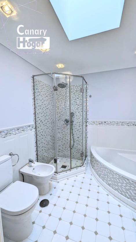 Villa for sale in  Chayofa, Spain - 053001