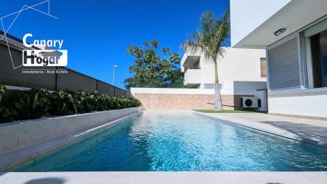 Villa for sale in  Chayofa, Spain - 053001