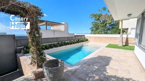 Villa for sale in  Chayofa, Spain - 053001