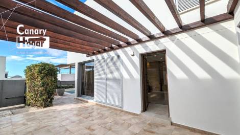 Villa for sale in  Chayofa, Spain - 053001