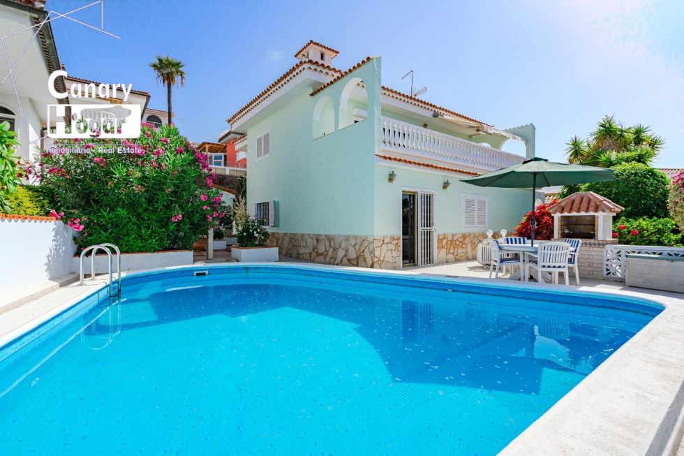 Villa for sale in  Chayofa, Spain - 057321