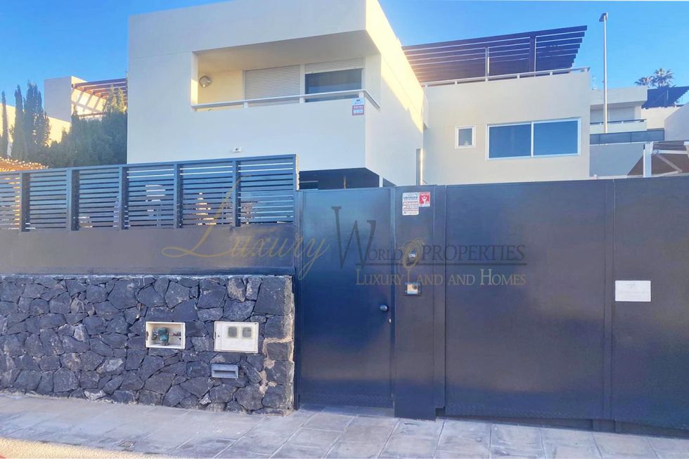 Villa for sale in  Chayofa, Spain - LWP4998 Jardines Colgantes - Chayofa