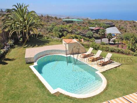 Villa for sale in  Chío, Spain - LWP4005 Finca en Chio