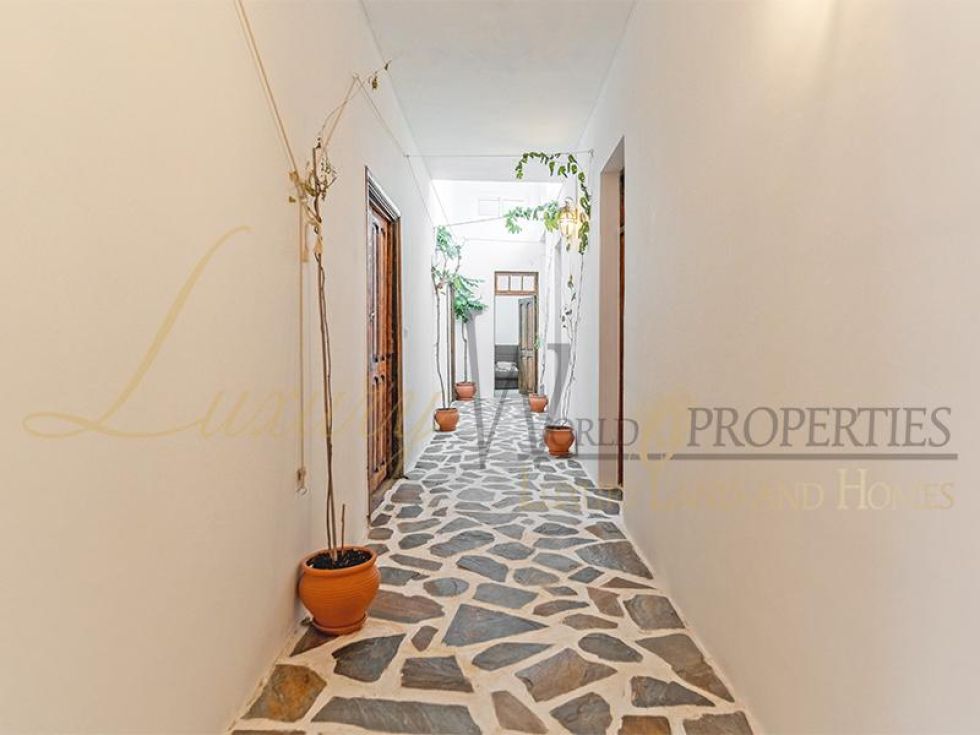 Villa for sale in  Chío, Spain - LWP4780 Casa en Chio