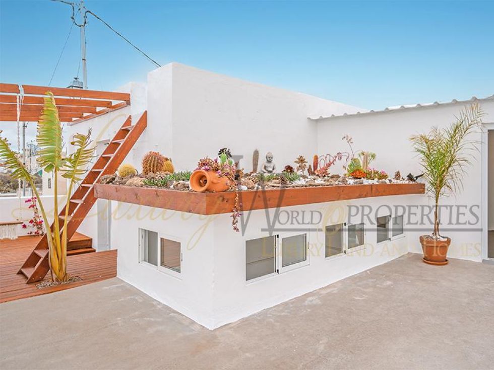 Villa for sale in  Chío, Spain - LWP4780 Casa en Chio