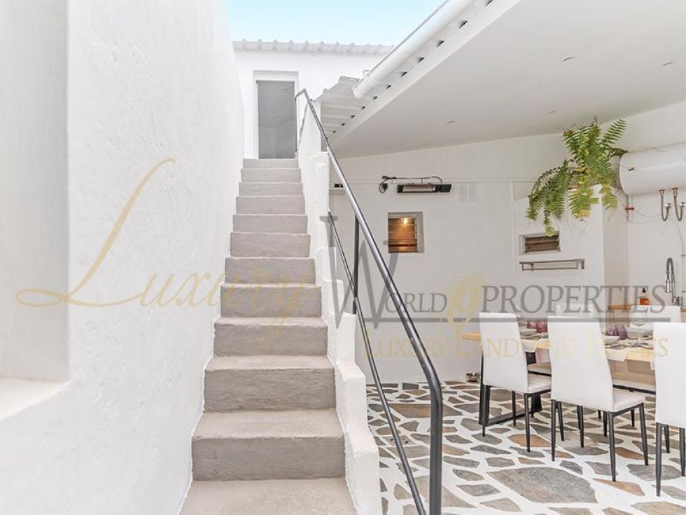 Villa for sale in  Chío, Spain - LWP4780 Casa en Chio