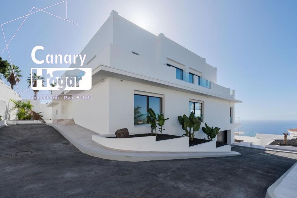 Villa for sale in  Costa Adeje, Spain - 054771