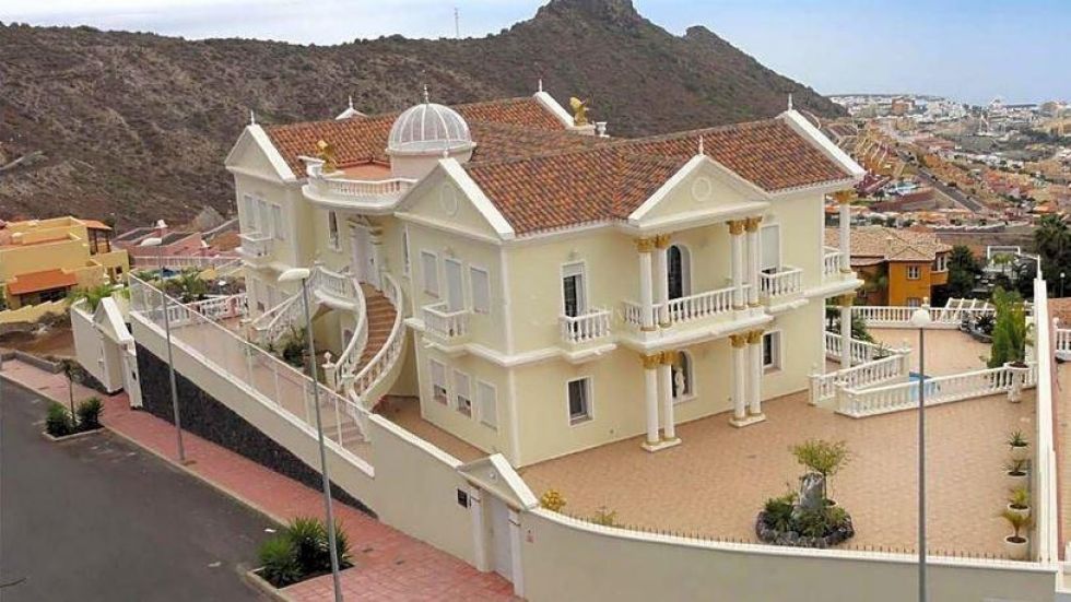 Villa for sale in  Roque del Conde, Spain - BES133