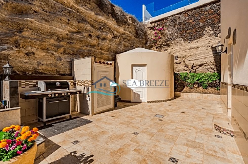 Villa for sale in  Costa Adeje, Spain - BES165
