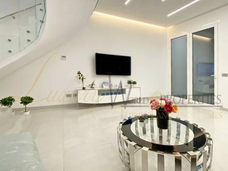 Villa for sale in  Lagos de Fañabé Beach Resort, Playa de Fañabe, Španělsko - LWP4265 Lagos de Fanabe - Costa Adeje