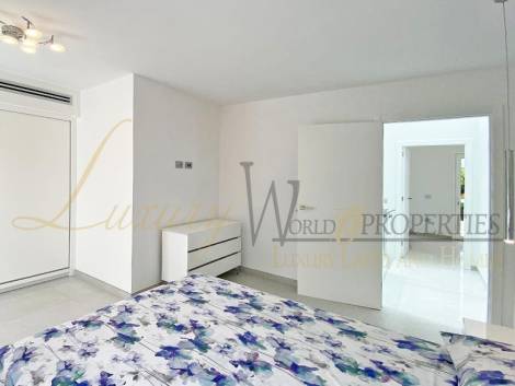 Villa for sale in  Lagos de Fañabé Beach Resort, Playa de Fañabe, Španělsko - LWP4265 Lagos de Fanabe - Costa Adeje