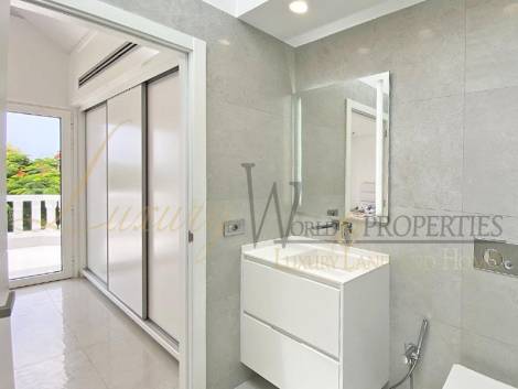 Villa for sale in  Lagos de Fañabé Beach Resort, Playa de Fañabe, Španělsko - LWP4265 Lagos de Fanabe - Costa Adeje