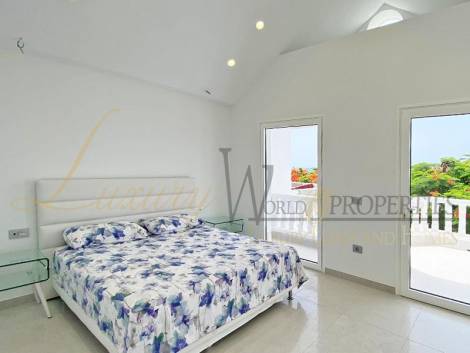 Villa for sale in  Lagos de Fañabé Beach Resort, Playa de Fañabe, Španělsko - LWP4265 Lagos de Fanabe - Costa Adeje